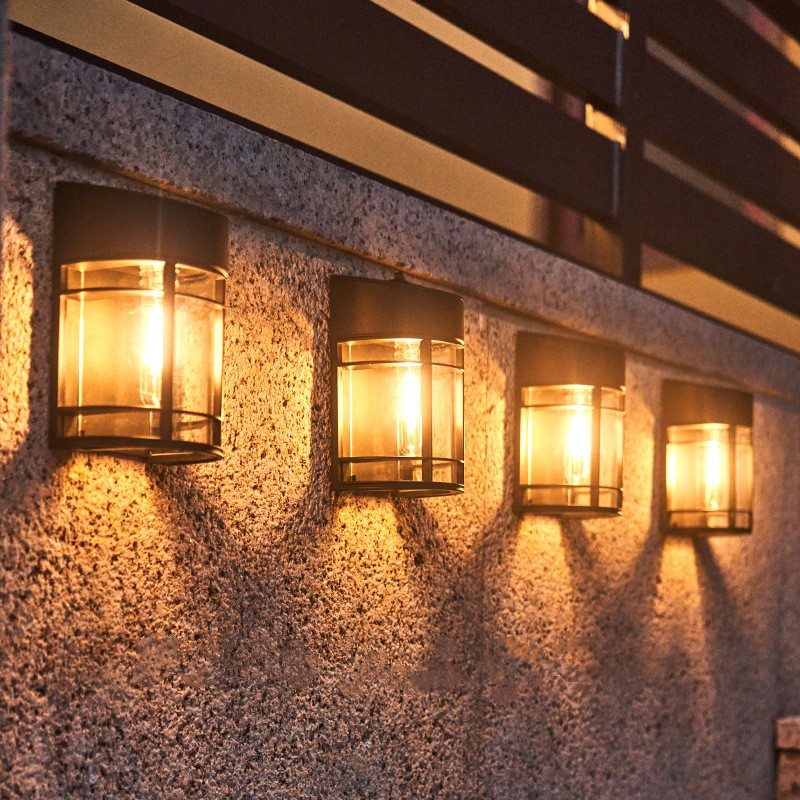 LED-owa solarna lampa ogrodowa – Smart Garden Fence & Balcony Hanging Planter recenzja i cena